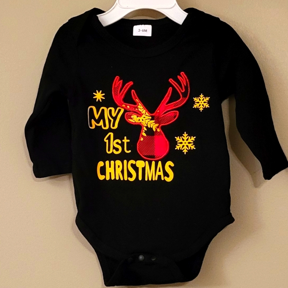 "My 1st Christmas" black long sleeve onesie/bodysuit